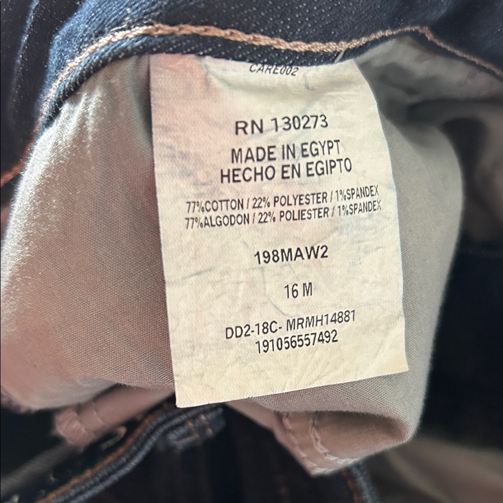 Lee Riders Mid-Rise Capri Jeans - Picture 4 of 8